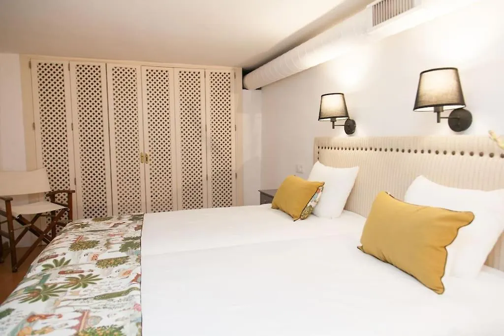 Idyllic & Loveliest Apt With Patio.Private Parking Seville Apartment