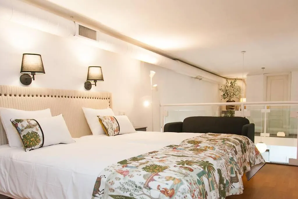 Idyllic & Loveliest Apt With Patio.Private Parking Seville 0*,  Spain