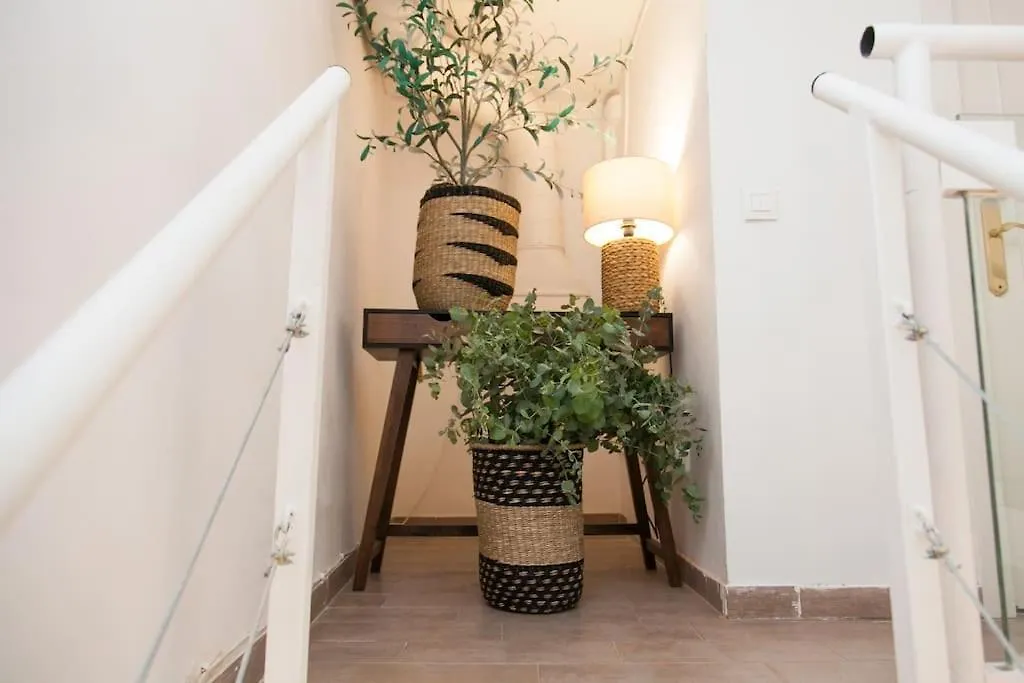 Idyllic & Loveliest Apt With Patio.Private Parking Seville 0*,