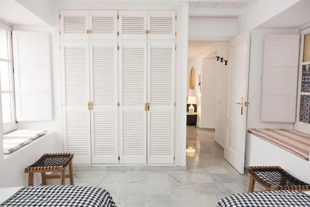 Idyllic & Loveliest Apt With Patio.Private Parking Seville Apartment