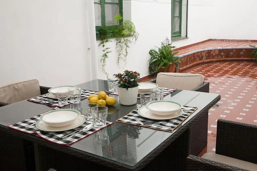 Idyllic & Loveliest Apt With Patio.Private Parking Seville Spain